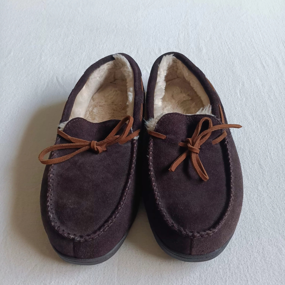 Dearfoams Men's Moccasin Slippers Dark Brown  Medium 9-10 Cozy Faux Fur Lining